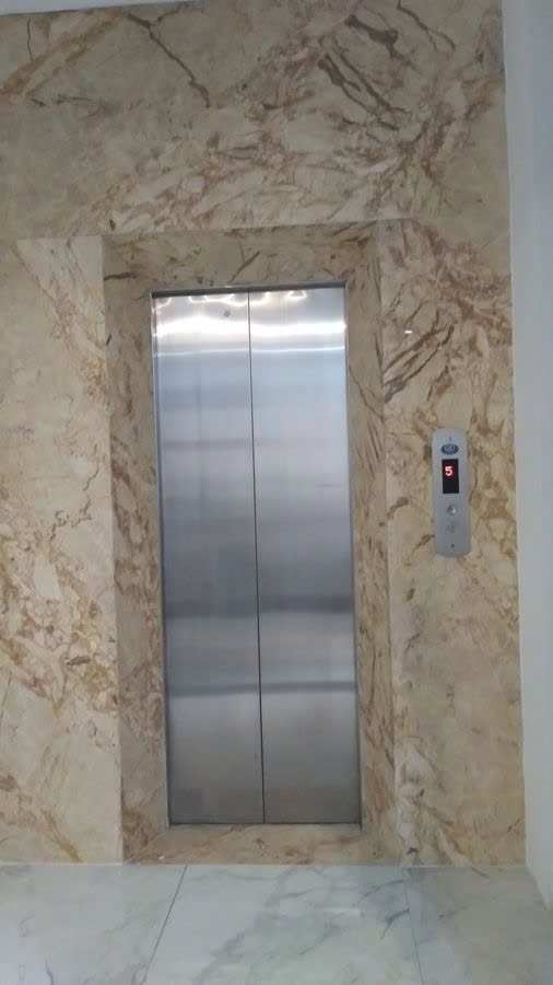 Tôi cho thuê nhà hai cửa đi, mới, Trúc Bạch; vỉa hè 100m2* 4T- 30 Tr - Ảnh 1